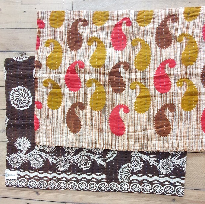 Sari placemats, handmade, set of 2, table mats, reversible from Shakti.ism Sari placemats, handmade, set of 2, table mats, reversible from Shakti.ism