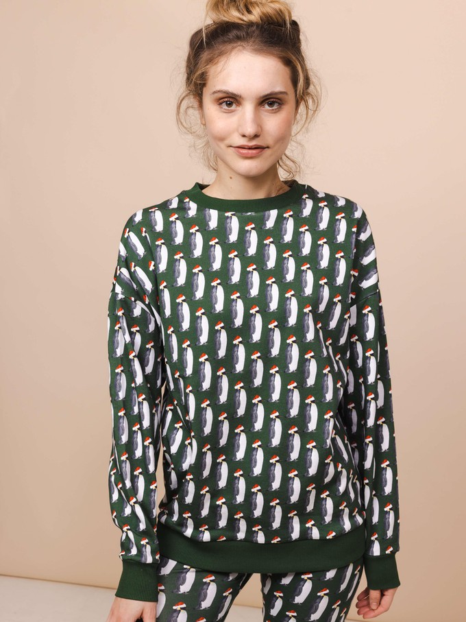 Penguin Xmas Oversized Sweater Unisex from SNURK