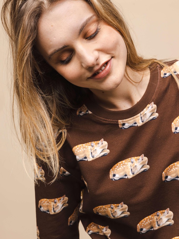 Sleeping Deer Sweater Dames from SNURK