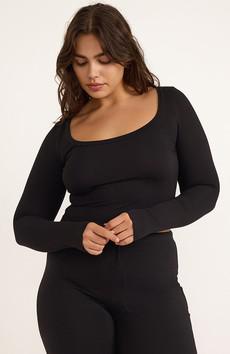 Scoopneck longsleeve zwart via Sophie Stone