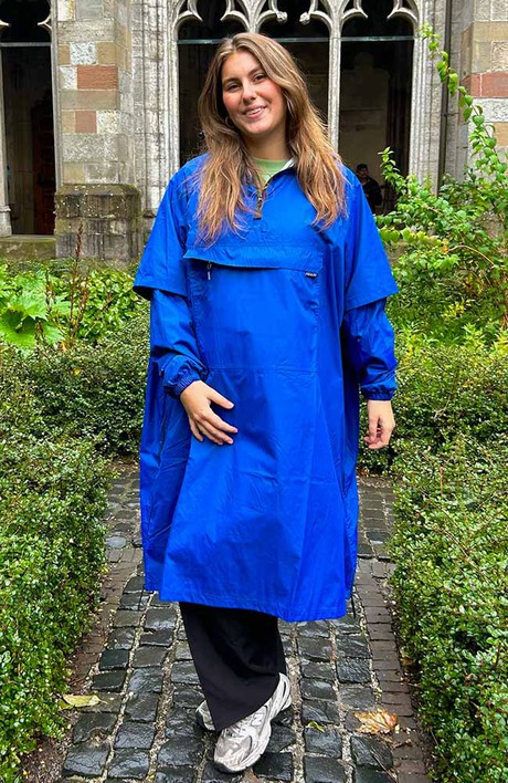 Poncho electric blue from Sophie Stone