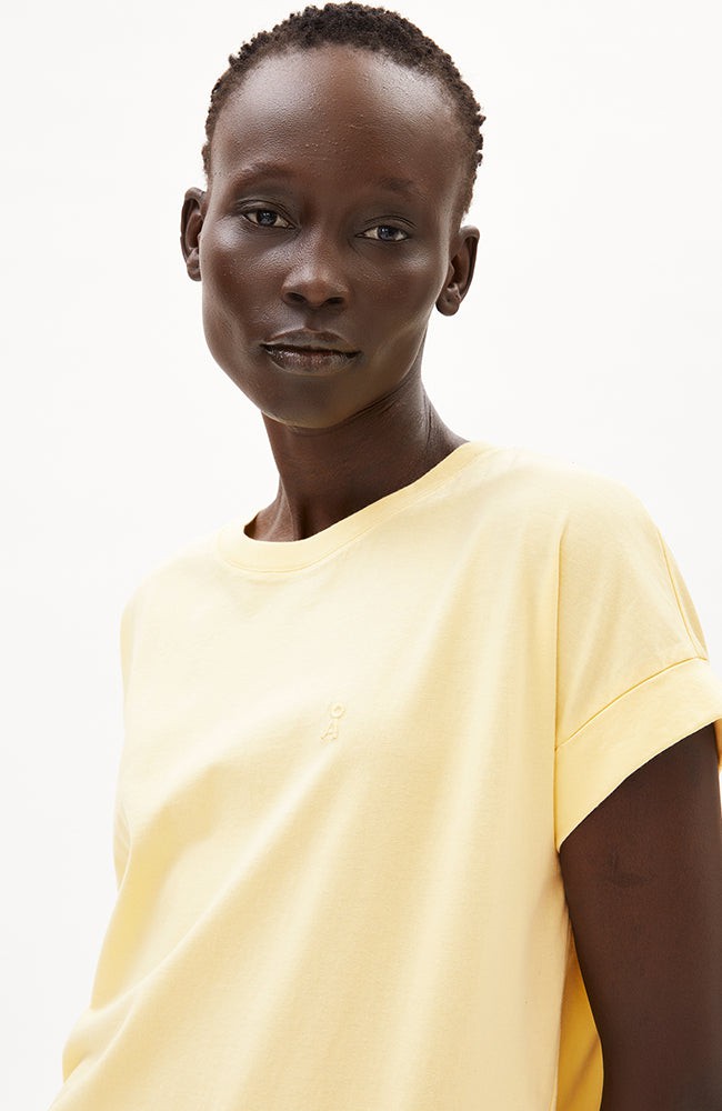 Idaara t-shirt early yellow from Sophie Stone