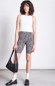 Biker shorts leo via Sophie Stone