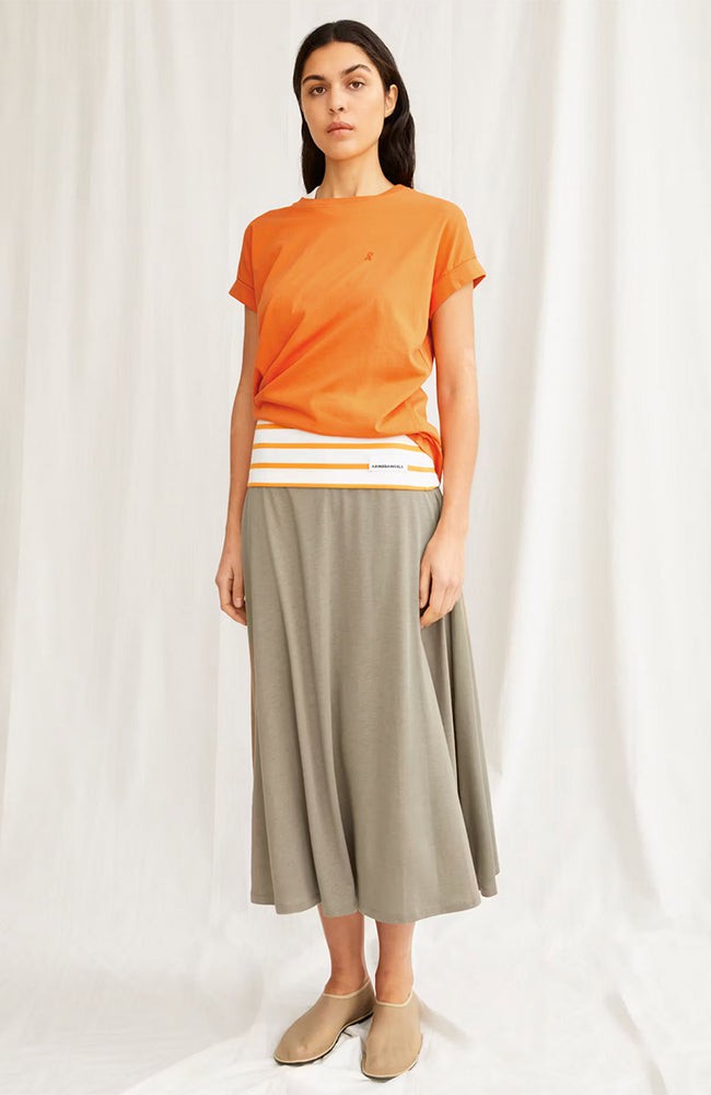 Idaara t-shirt light tangerine from Sophie Stone