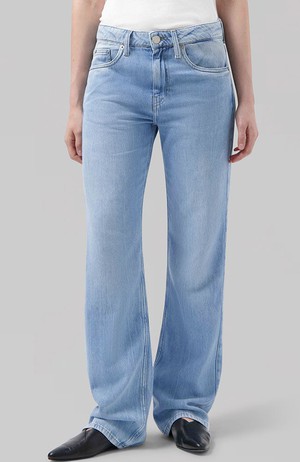 Loose Jamie Flow jeans from Sophie Stone
