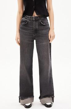 Blinaa wide leg jeans via Sophie Stone