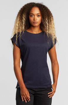 Visby base t-shirt navy via Sophie Stone