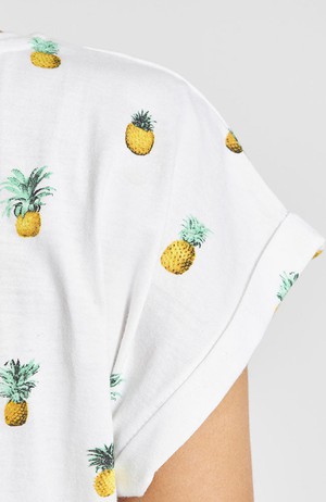 Visby t-shirt pineapples from Sophie Stone