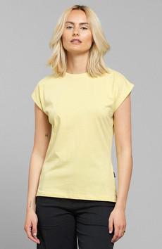 Visby t-shirt dusty yellow via Sophie Stone