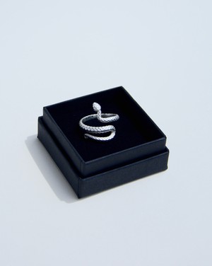 SERPENTINE RING from squïd studios