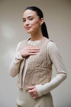 Gill Bodywarmer | Beige via Sûr Atelier