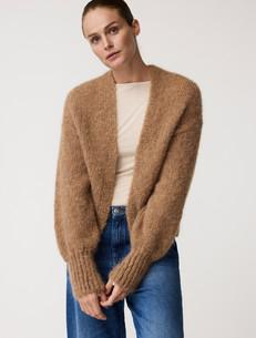 Cardigan Louiza Camel via The Blind Spot