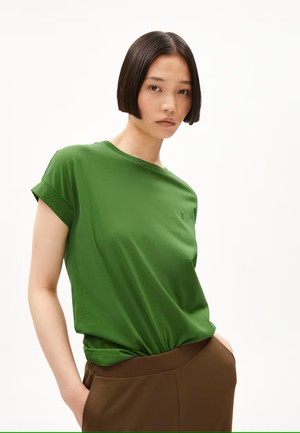 T-shirt Idaara Ivy Green from The Blind Spot