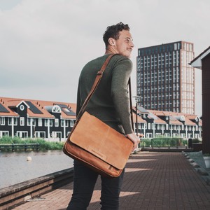 Leather Laptop Bag Cognac Richard - The Chesterfield Brand from The Chesterfield Brand