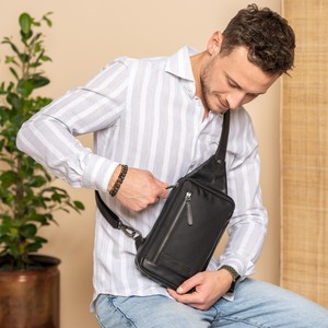 Leather Slingbag Black Salla - The Chesterfield Brand from The Chesterfield Brand