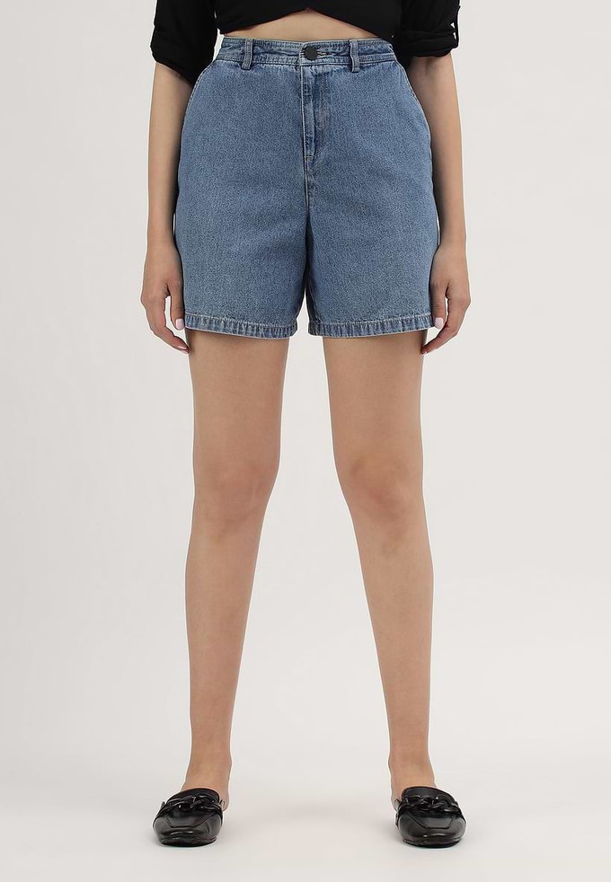 Re.Street Rebel | Gerade geschnittene Shorts mit hohem Bund in Mittelindigo from Un Denim