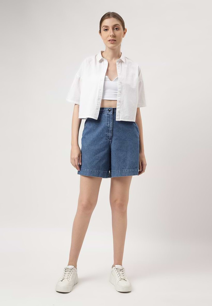 Re.Street Rebel | Gerade geschnittene Shorts mit hoher Taille in Dunkelindigoblau from Un Denim