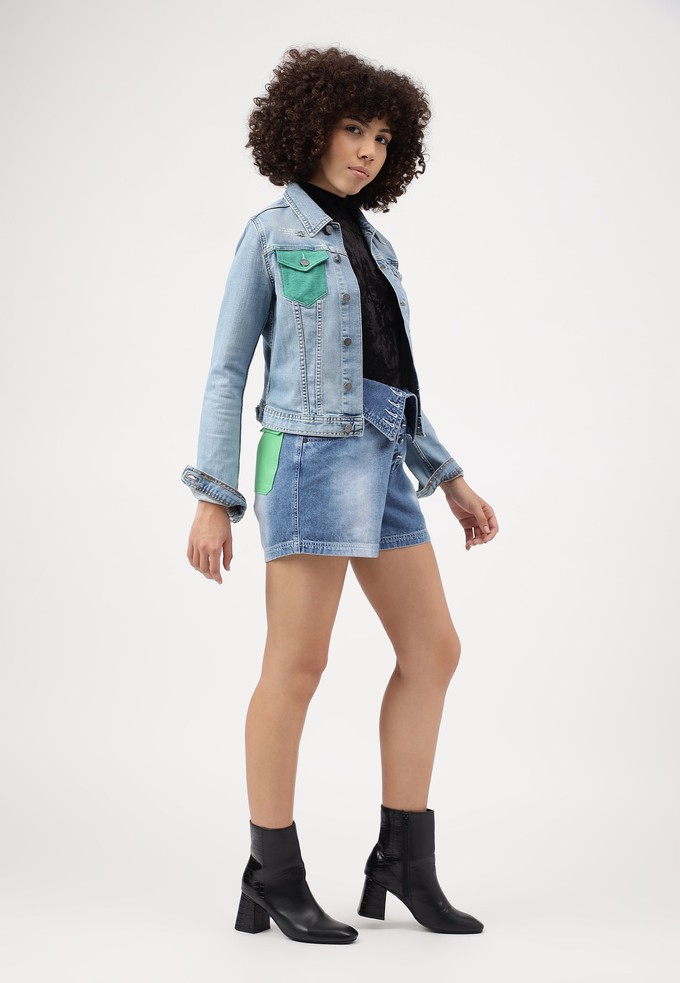 UnCrave Pledge | Helle Indigo-Truckerjacke in normaler Passform from Un Denim