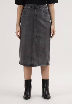 UnExcess Pledge | Schwarzer Maxi-Bleistiftrock from Un Denim