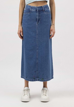 Re.Street Rebel | Mittelindigofarbener Maxi-Bleistiftrock from Un Denim