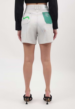 UnExcess Pledge | Weiße Bermudashorts mit hohem Bund from Un Denim