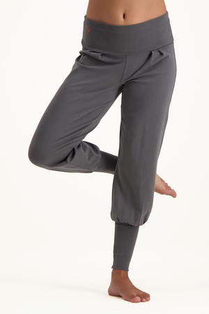 Devi Yoga Broek – Charcoal from Urban Goddess