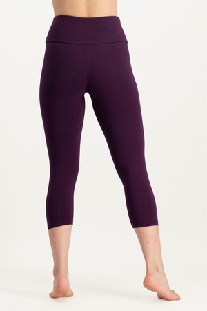 Satya Yoga Capri Legging – Bloom from Urban Goddess