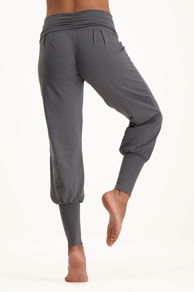 Devi Yoga Broek – Charcoal from Urban Goddess