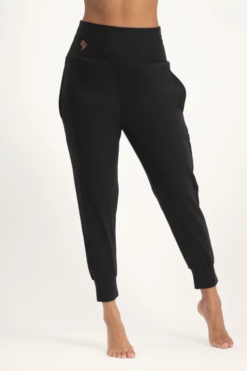 Bhumi Yogabroek – Onyx Black from Urban Goddess