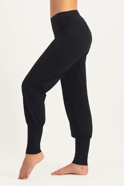 Dakini Yoga Hose – Onyx Black from Urban Goddess