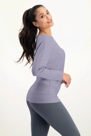 Budhi Langarm Yoga Top – Lilac from Urban Goddess