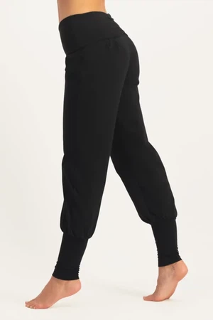 Devi Yogahose – Onyx Black from Urban Goddess