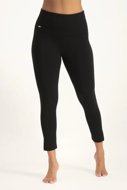 Surya 7/8 Yoga Legging – Onyx Black from Urban Goddess