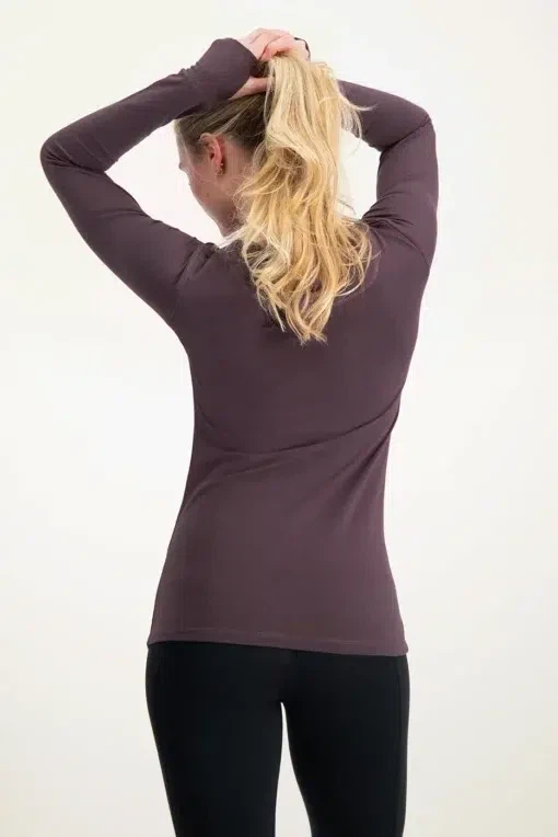 Namaste Core Yoga Longsleeve – Berry from Urban Goddess