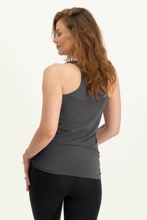 Kami Yoga Tank – Charcoal from Urban Goddess