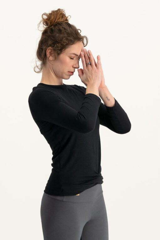 Zora Longsleeve Yoga-Top – Urban Black from Urban Goddess