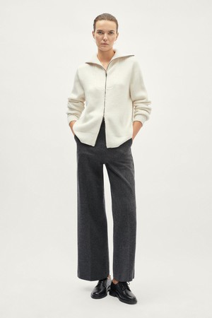 The Merino Wool Full-zip Cardigan - Snow White from Urbankissed