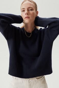 The Woolen Chunky Sweater - Blue Navy via Urbankissed