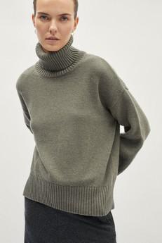 The Woolen Chunky Roll-neck - Melange Dust Green via Urbankissed