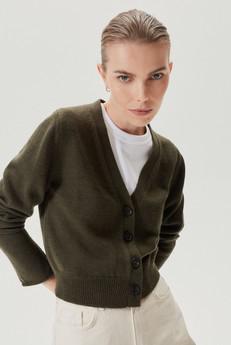 The Merino Wool Crop Cardigan - Military Green via Urbankissed