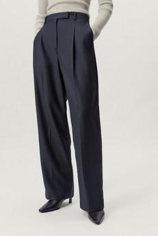 The Wool Tailored Pants With Pinces - Anthracite Grey via Urbankissed