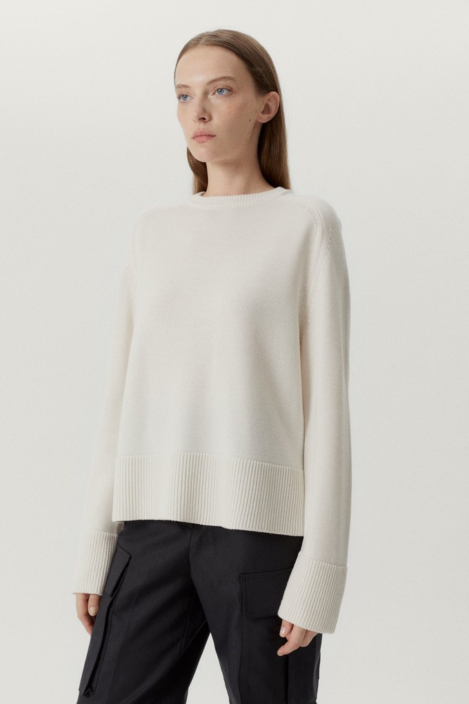 The Merino Wool Boxy Sweater - Snow White from Urbankissed