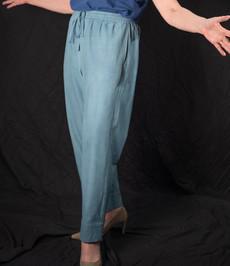 Katoenen broek in twee tinten indigo beschikbaar via Via India
