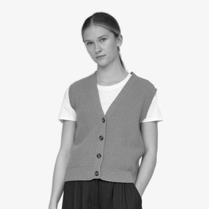 Gebreid Gilet Lise | Basic Apparel | Groen from WhatTheF