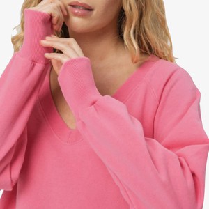 Sweater Stevie | Elements of Freedom | Roze from WhatTheF