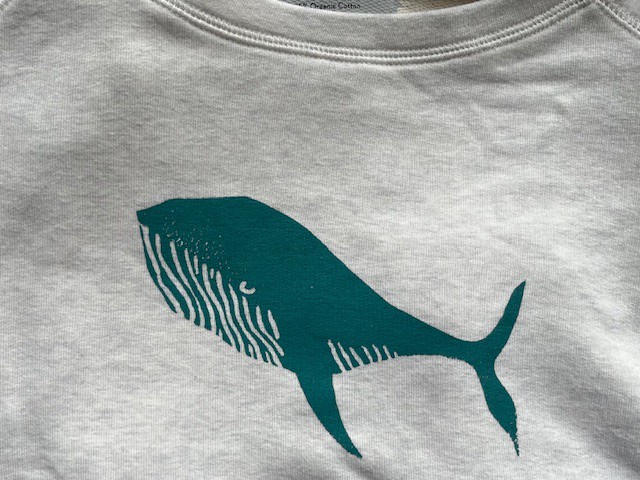 Päälä | sweatshirt ecru walvis – met grijze of groene print from WWen