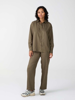 olive Shirt made from TENCEL Lyocell from Yahmo