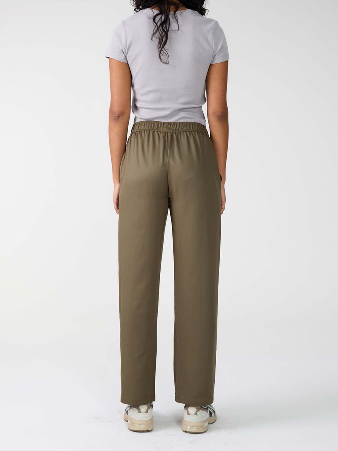 olive Pants made from TENCEL Lyocell from Yahmo