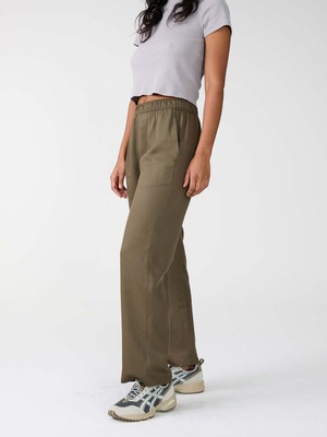 olive Pants made from TENCEL Lyocell from Yahmo