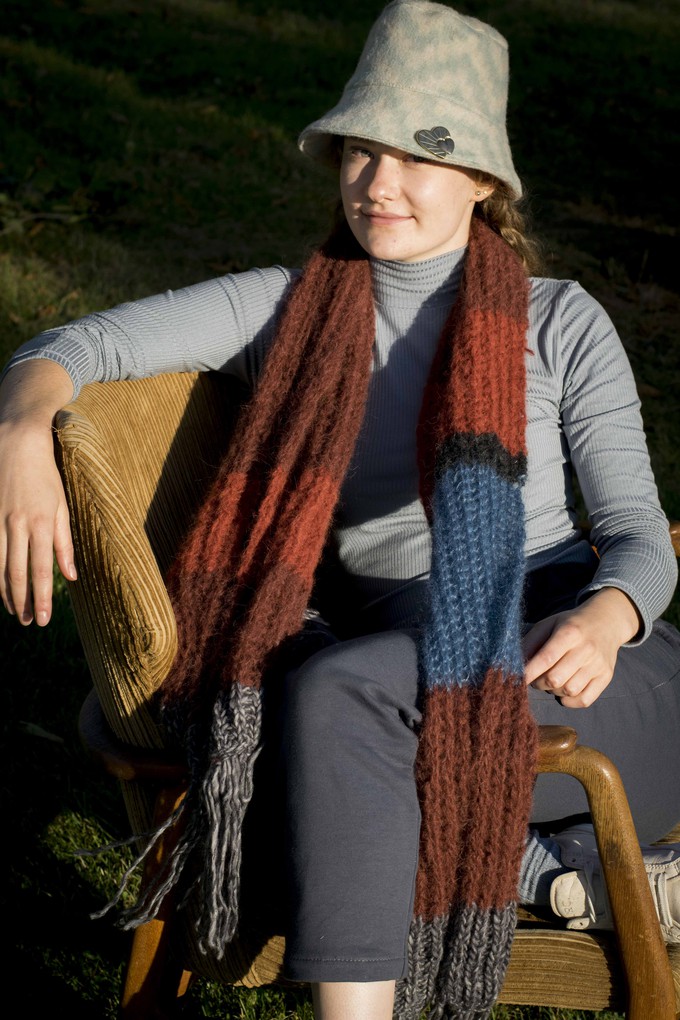 HANDKNIT SCARF no.1 from ZWAAN